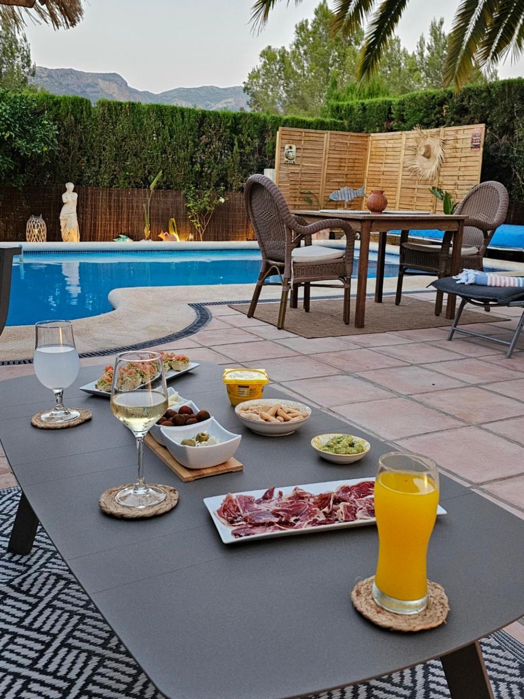 Maison Cosy Au Pied Du Golf Avec Piscine Privee Muntanya la Sella Bagian luar foto